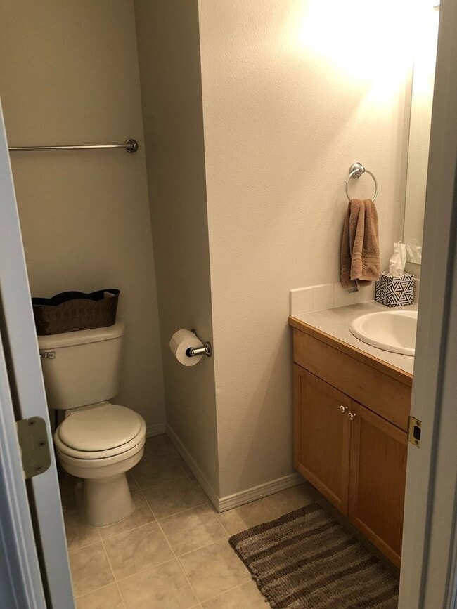 Photo - Boise 2 bedroom/1.5 bathroom/2Car, 1128Sqft, Nice townhouse off of State & Pierce Park
