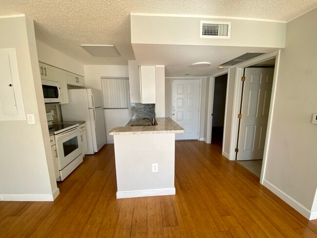 Photo - 2871 N Oakland Forest Dr