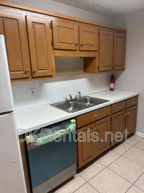 Photo - 330 Herndon Way