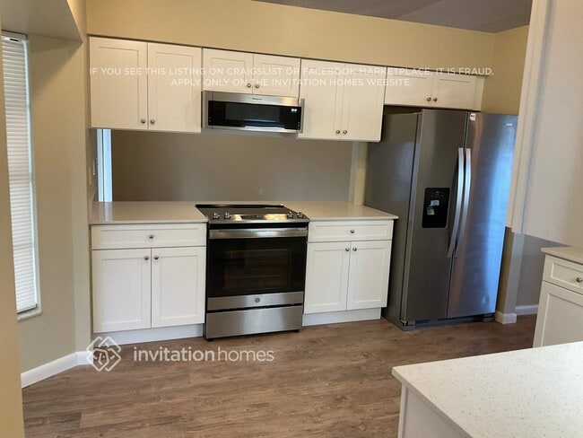 Photo - 4635 Robert St