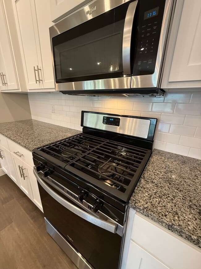 Photo - ****MOVE-IN SPECIAL**** Gorgeous 4Bedroom ...