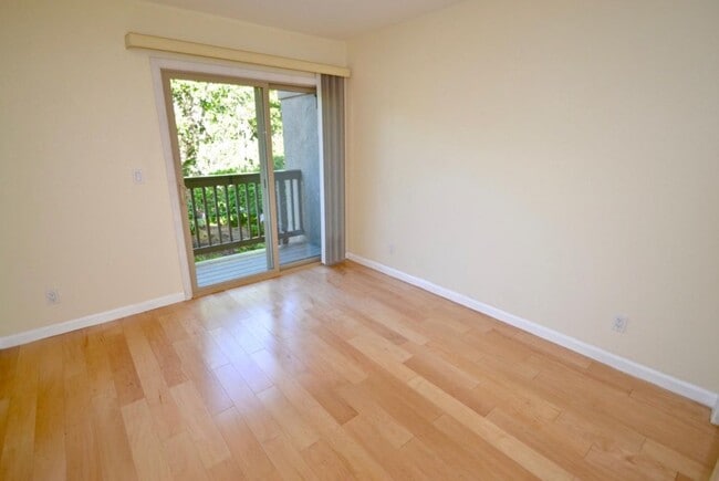 Building Photo - 99 Montsalas Dr