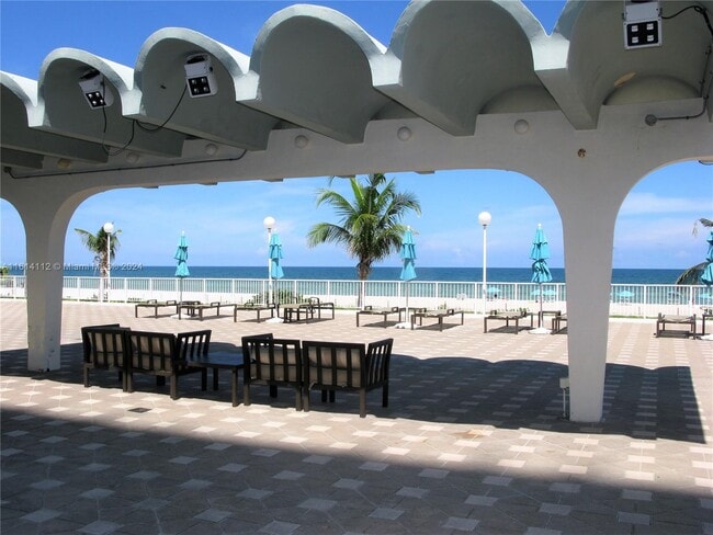 Photo - 5701 Collins Ave