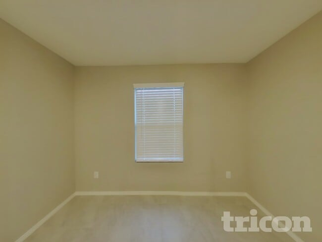 Photo - 1705 Clairborne Ct