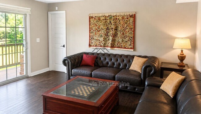 Photo - 209 Prince Edward St