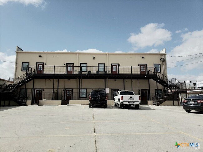 Building Photo - 165 S Guadalupe St Unit 214 Rental