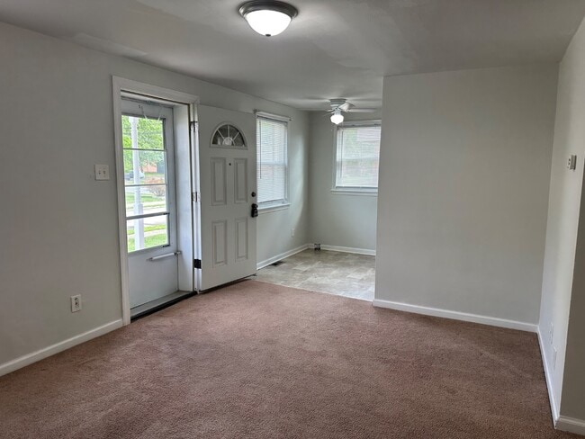 Photo - 118 W Parkway Ave
