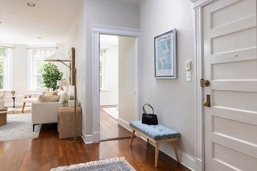 Photo - 1898 Beacon St Unidad 4