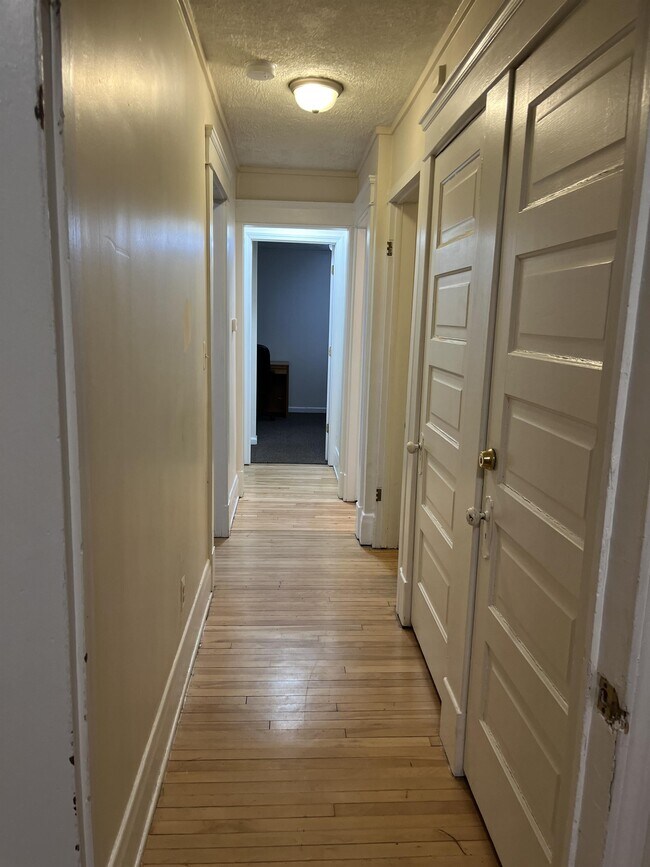 Photo - 1227 S State St