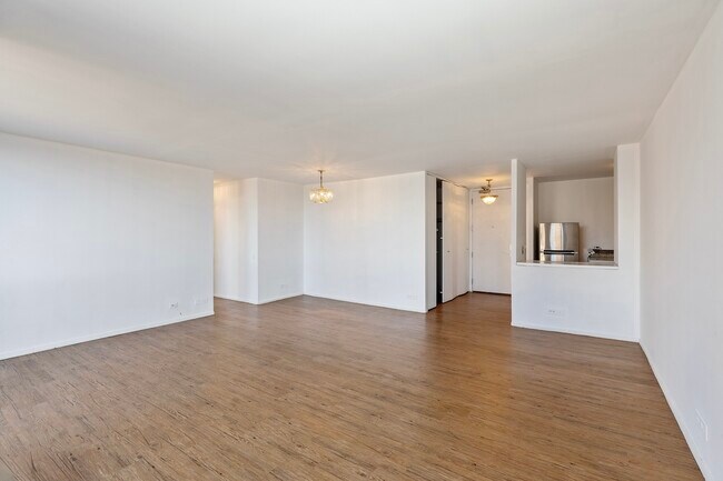 Photo - 4343 N Clarendon Ave Unit 602