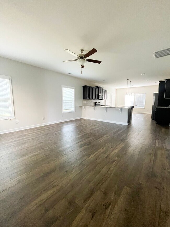 Photo - Coming Soon!! 3 Bedroom 2.5 Bathroom - Pets Okay