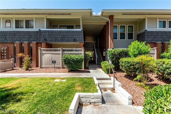 Building Photo - 650 Oakmont Ave Unit 2117 Rental