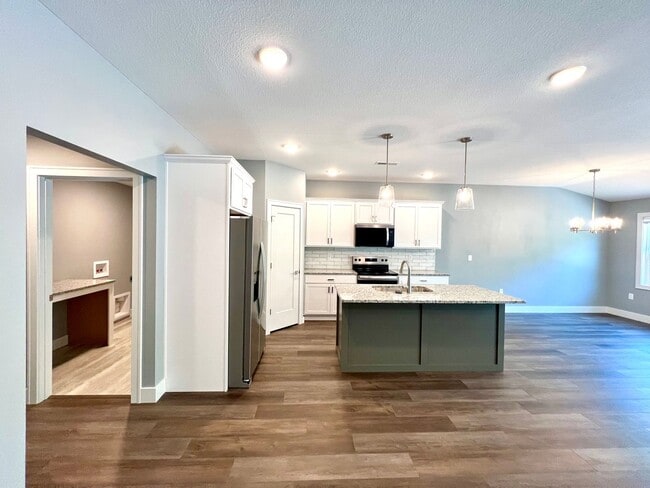 Building Photo - Newly Built 3 Bedroom Duplex in Irvine Acres! Rental