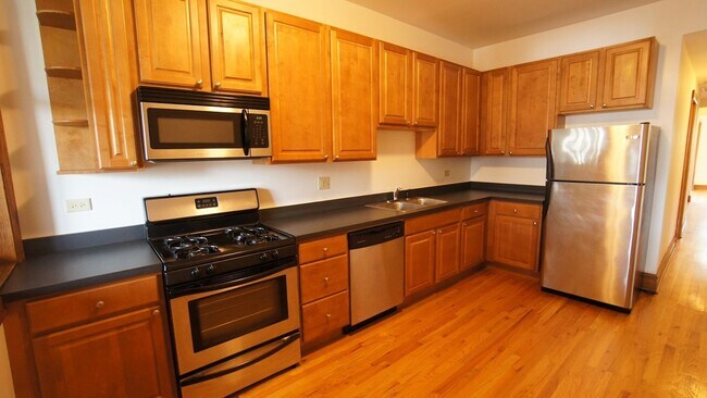 Photo - 3047 W Logan Blvd Apartment Unit 2