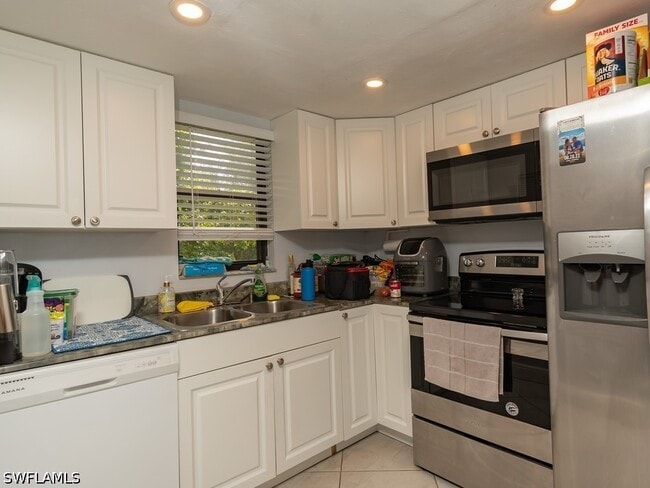 Building Photo - 1480 Green Valley Cir Unit 204