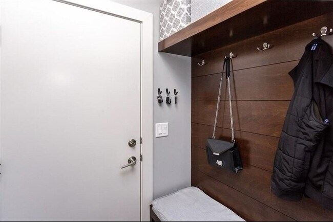 Photo - 580 NE Bowman Dr