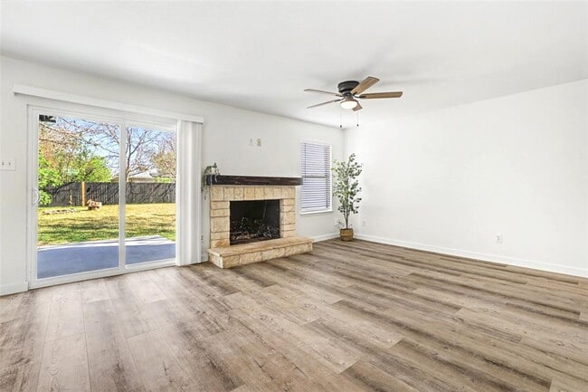 Photo - 1403 Greenfield Dr