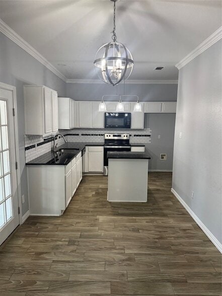 Photo - 3035 Parkline Trail