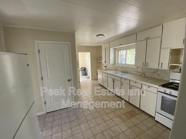 Photo - 316 Maplelawn St SE