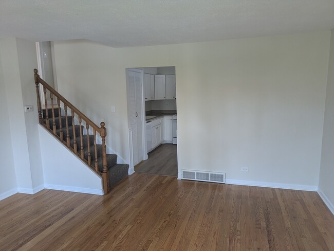 Photo - 796 Adele St