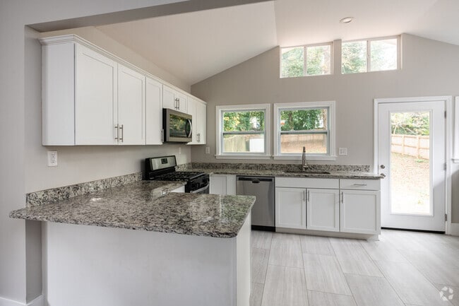 Building Photo - 884 Rose Cir SW Rental