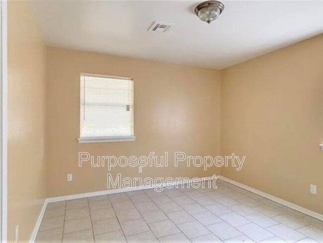 Photo - 809 Meadowgreen Dr