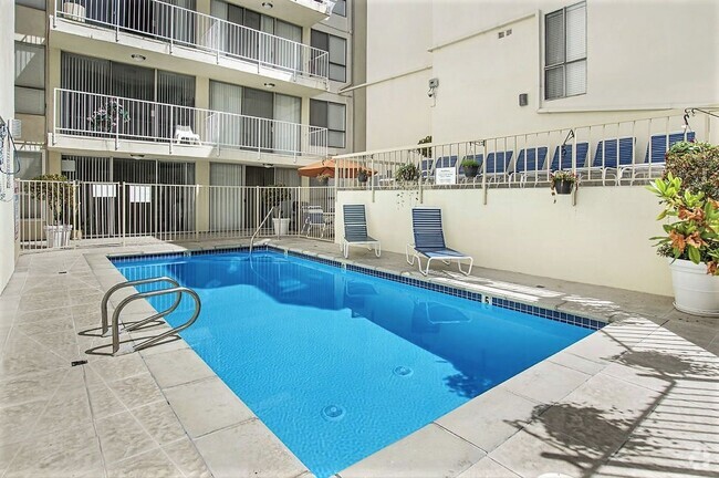 Building Photo - Brentwood Plaza Rental