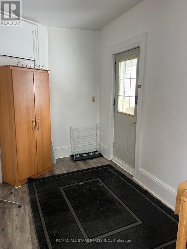 Photo - 4 Kent St W Unité 4