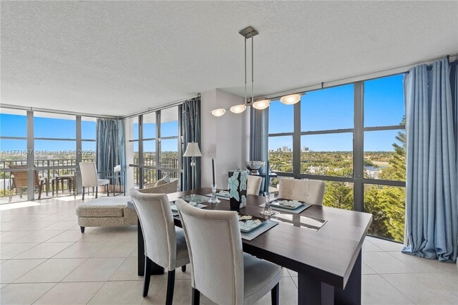 Photo - 800 Parkview Dr