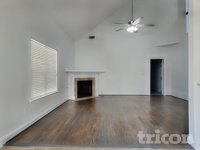 Photo - 4884 Somerset Dr