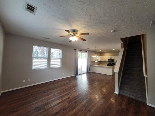 Photo - 402 Chatooga Ln