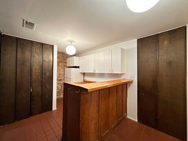 621 W Surf St Unit 3