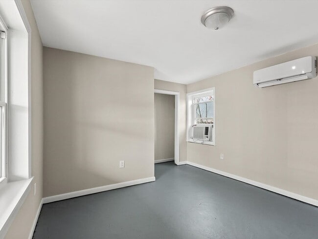 Photo - 205 E Main St Unit 05