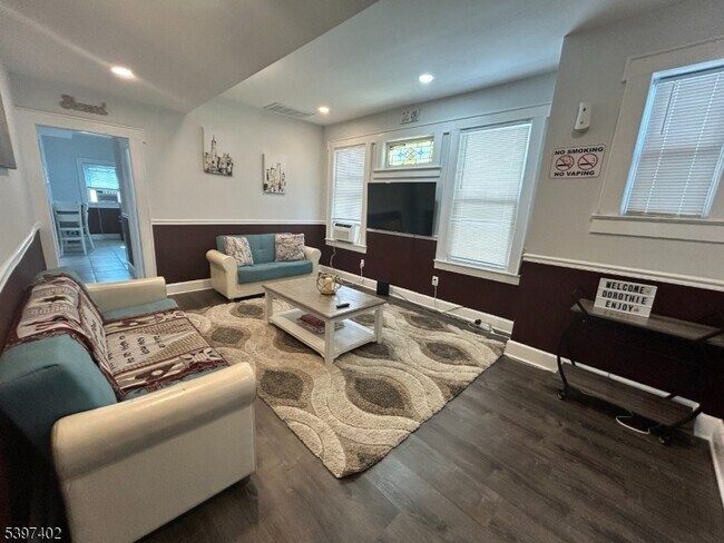 Photo - 142 Mapes Ave Unit 1