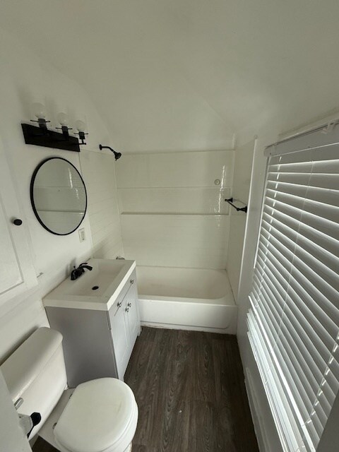 Photo - 2295 Kendall St