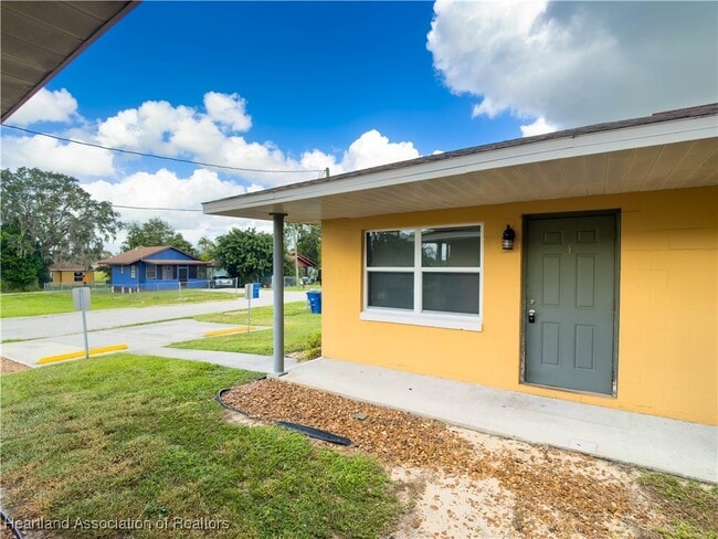 Photo - 733 Booker Ave