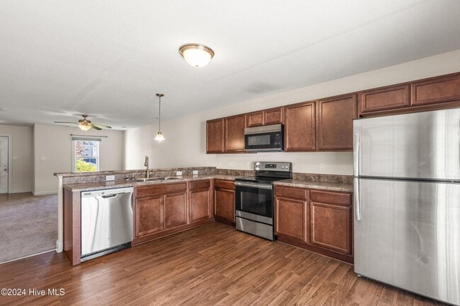 Photo - 125 W Murrow Ln