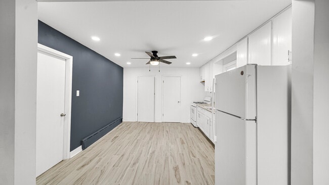 Photo - 1452 John St
