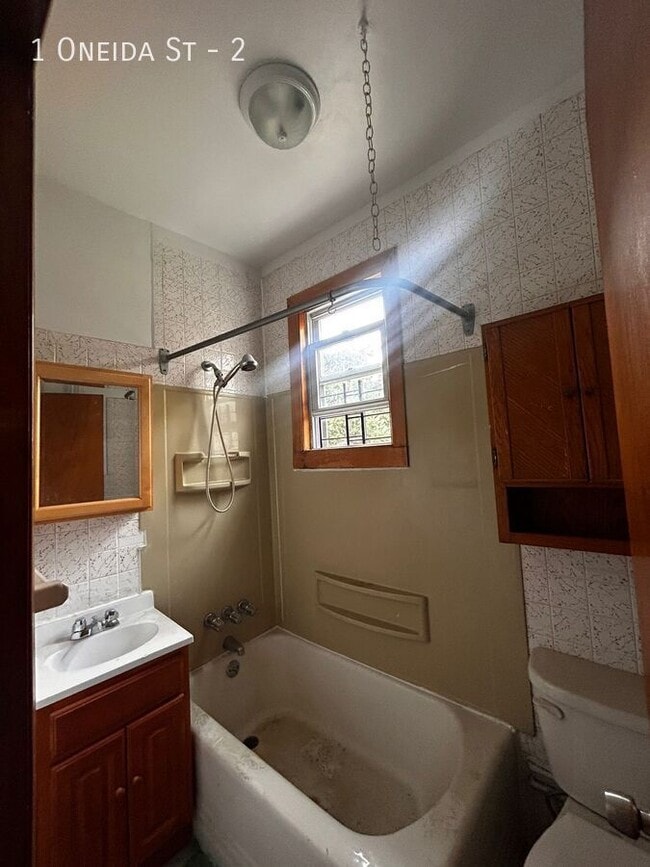 Photo - 1 Oneida St Unit 2