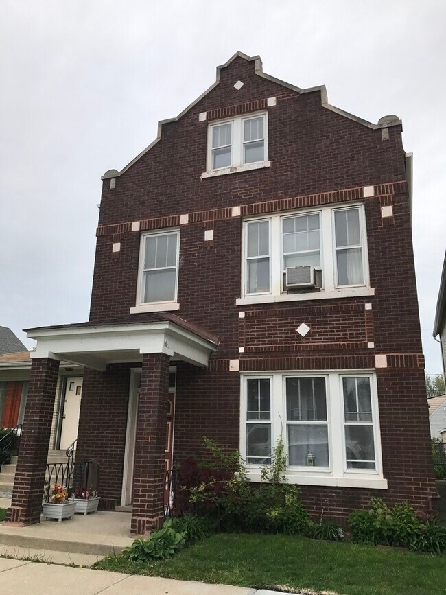 Photo - 4539 S Albany Ave