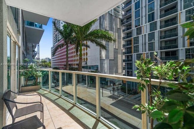 Photo - 41 SE 5th St Unidad 308