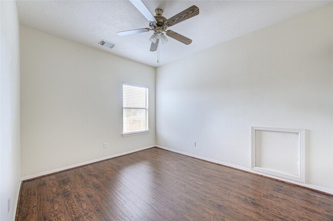 Building Photo - 5007 Jade Cove Ct