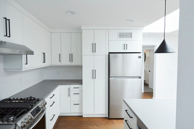 Photo - 321 Rose Ave