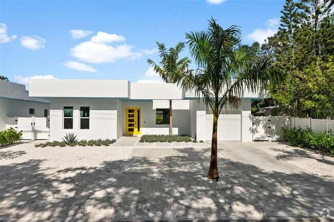 Building Photo - 2375 Waldemere St Rental