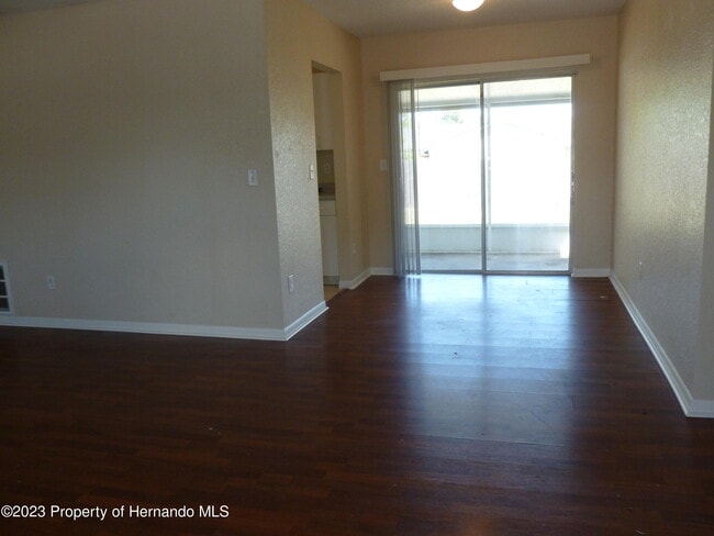 Photo - 5330 Springwood Rd