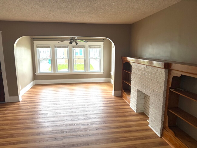 Building Photo - 23 Stratford Rd Unit Lower