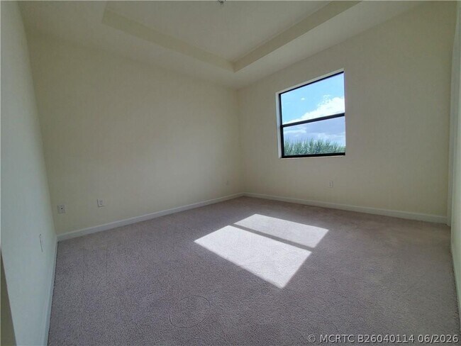 3216 W 114th Terrace