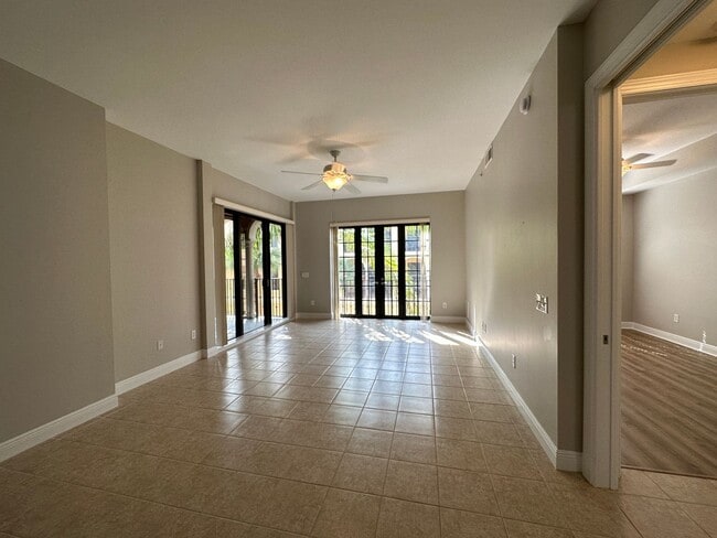Photo - ANNUAL RENTAL - THE RESIDENCES AT COCONUT POINT- 2 BED +DEN / 2 BATH Unit 202