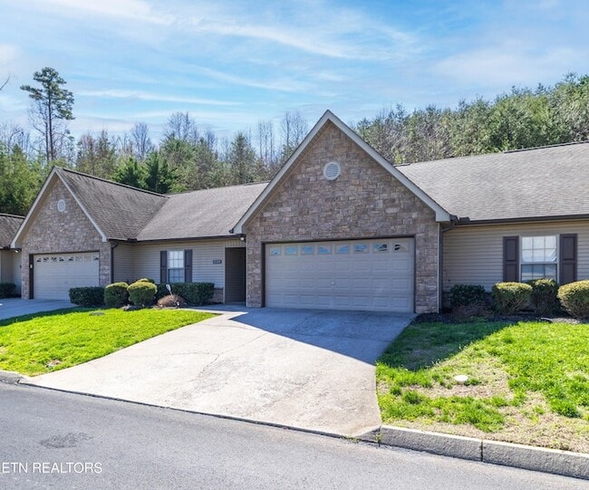 5104 Cates Bend Way