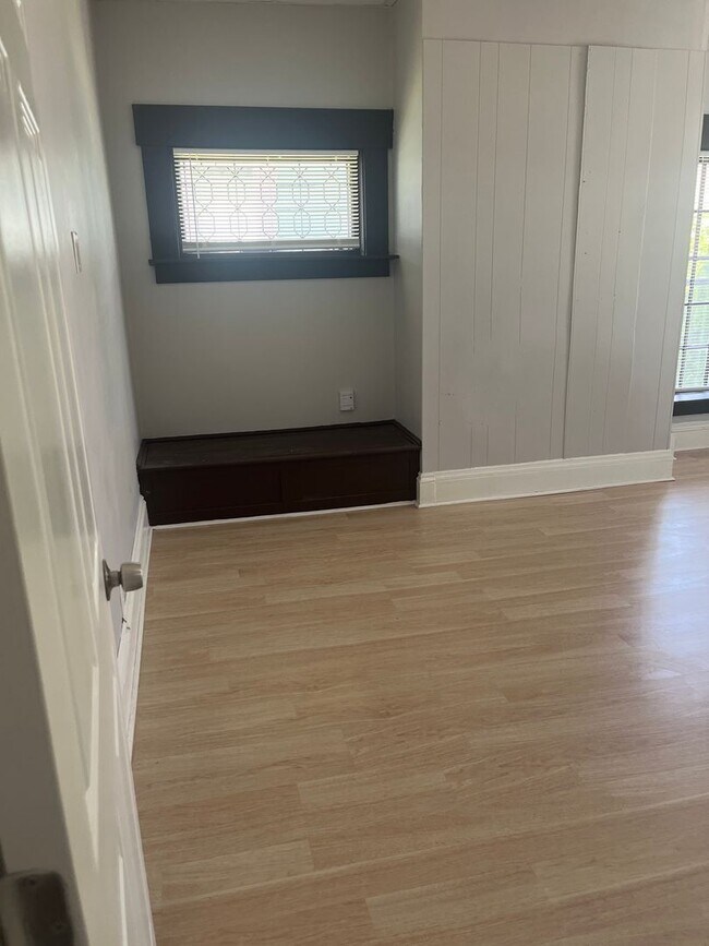 Photo - 311 Sheridan Ave Unit 1